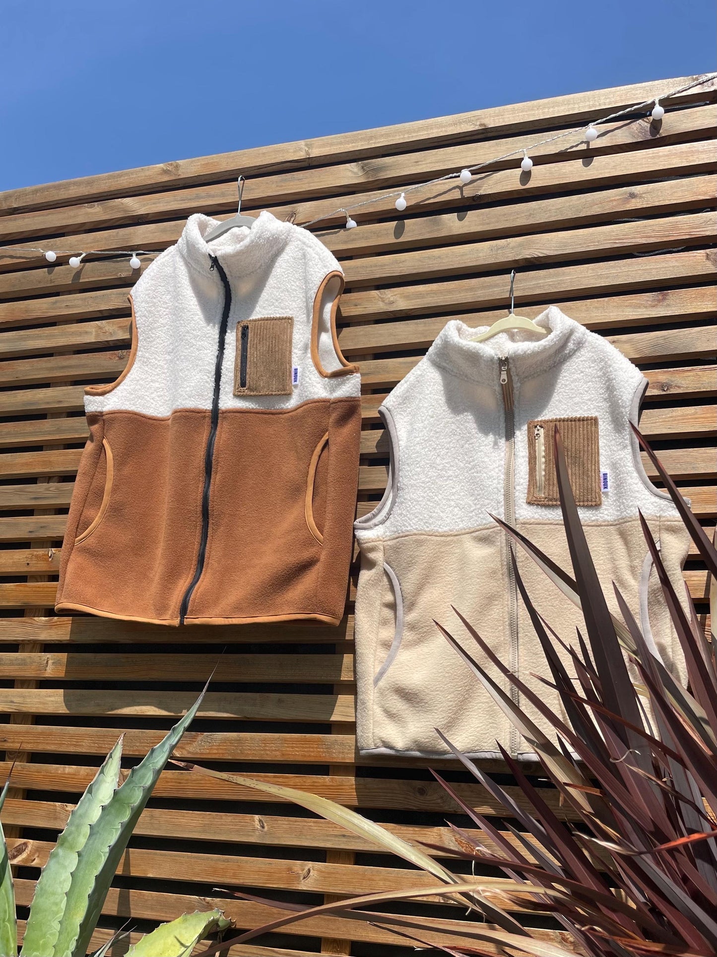 VESTE POLAIRE SANS MANCHE BI-COLOR SHERPA ÉCRU & POLAIRE COLORÉE | ADULTE