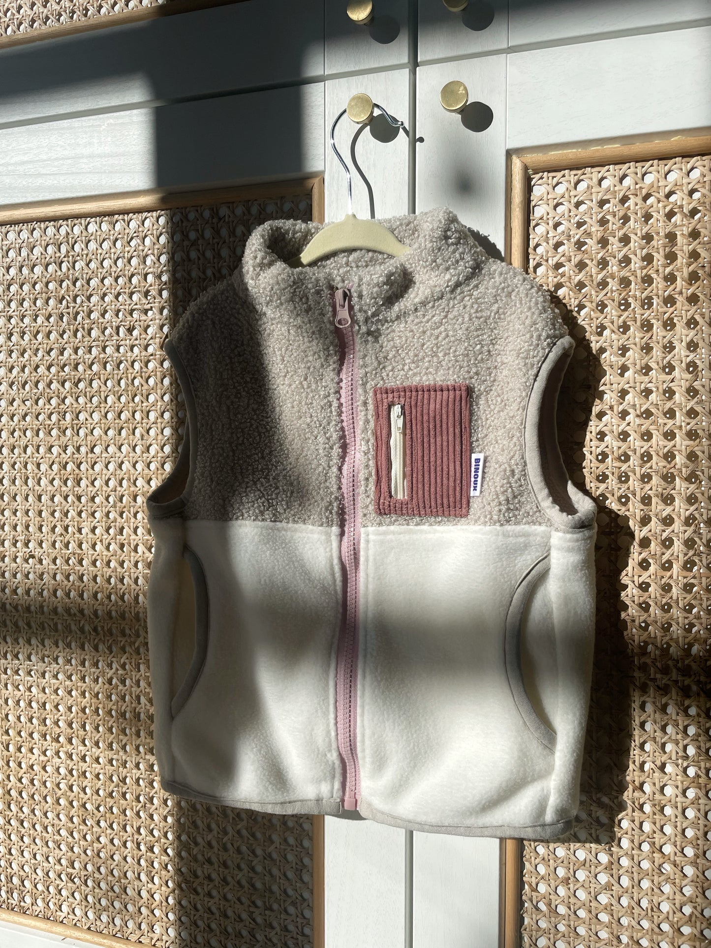 VESTE POLAIRE SANS MANCHE BI-COLOR SHERPA ÉCRU & POLAIRE | ENFANT