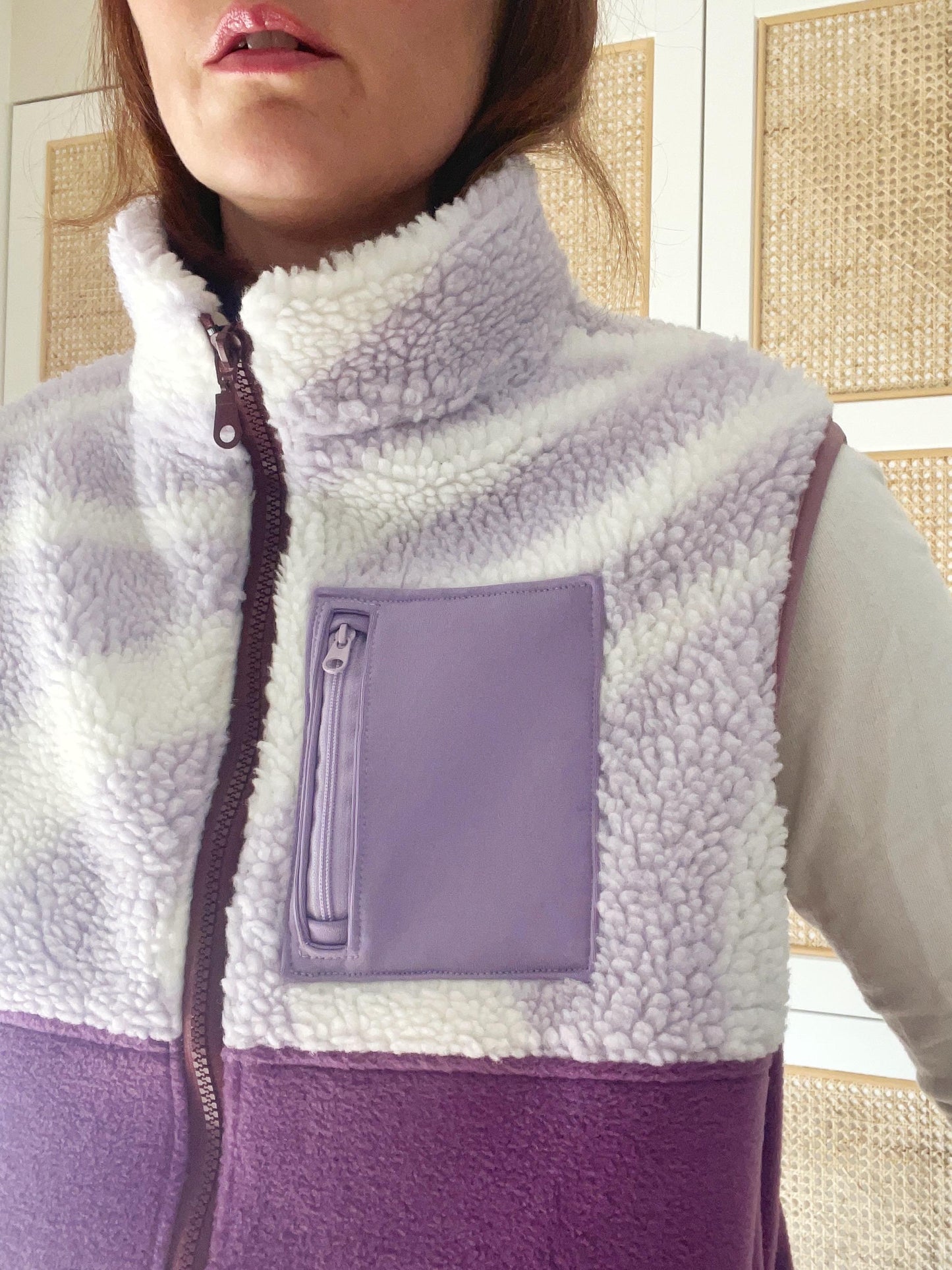 VESTE POLAIRE SANS MANCHE BI-COLOR SHERPA BLANC & VIOLET | ADULTE