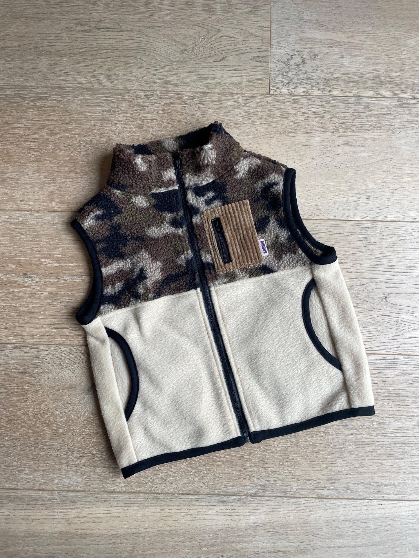VESTE POLAIRE SANS MANCHE BI-COLOR SHERPA CAMOUFLAGE & BEIGE | ADULTE