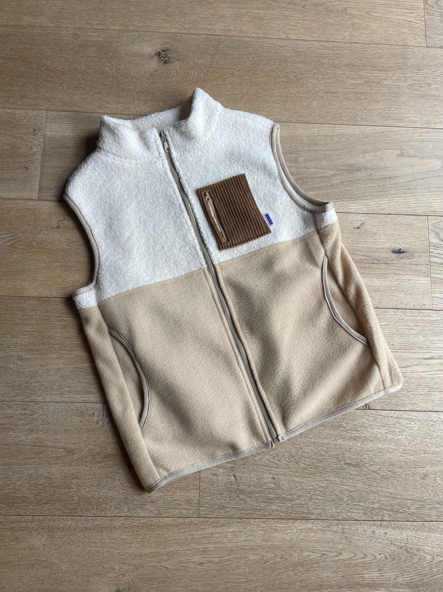 VESTE POLAIRE SANS MANCHE BI-COLOR SHERPA ÉCRU & POLAIRE COLORÉE | ADULTE